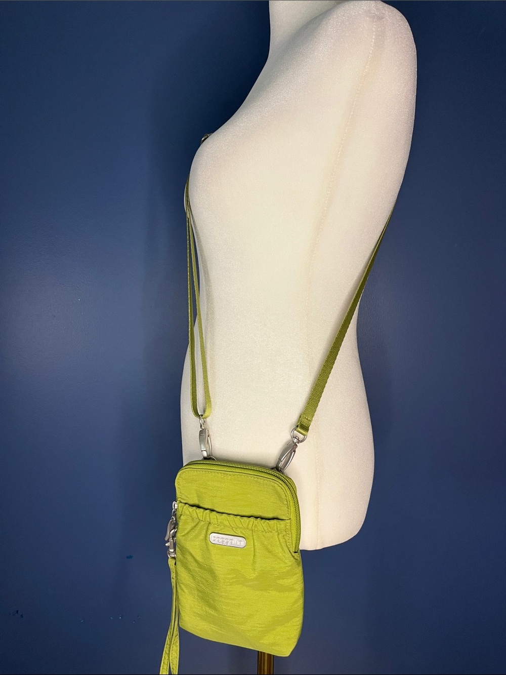 Baggallini secure RFID protection Crossbody mini phone bag w wrist or long strap
